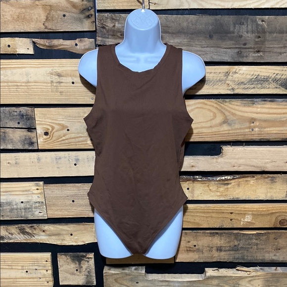 Aritzia Babaton Contour Bodysuit XL‎ In Coffee Bean Brown - Picture 1 of 7